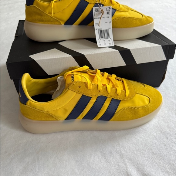 Adidas Men's Yellow and Blue Barreda Sneakers - Size 11.5 - Picture 2 of 7